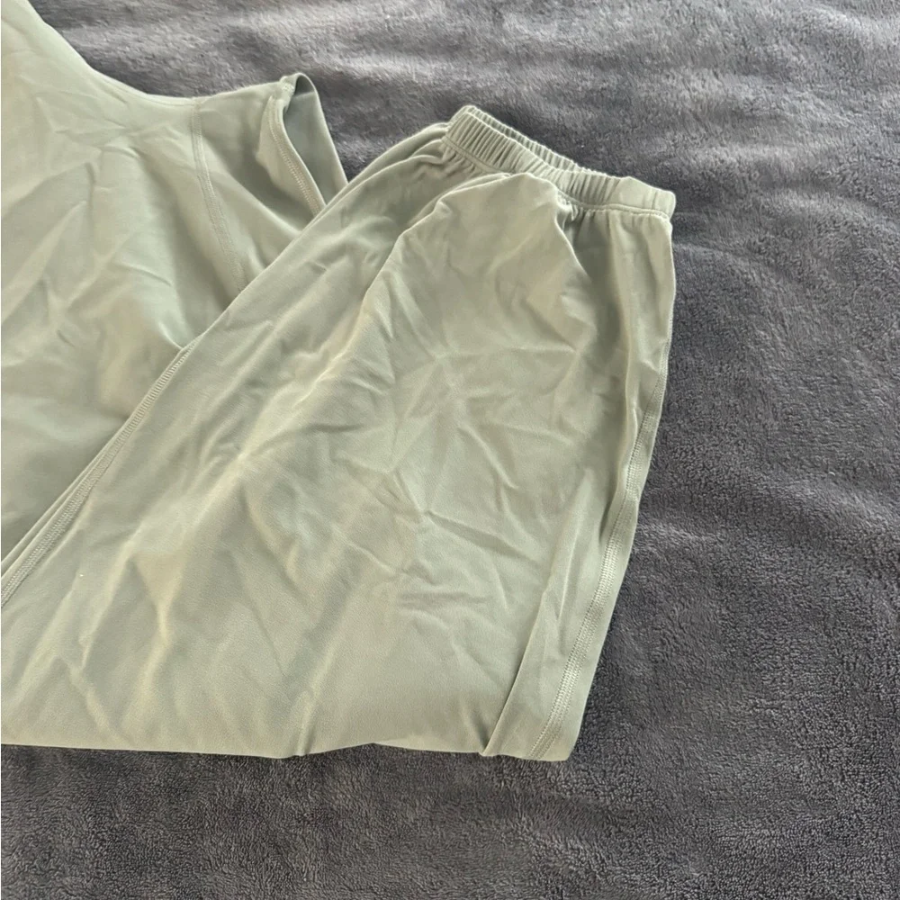 Lululemon pants
